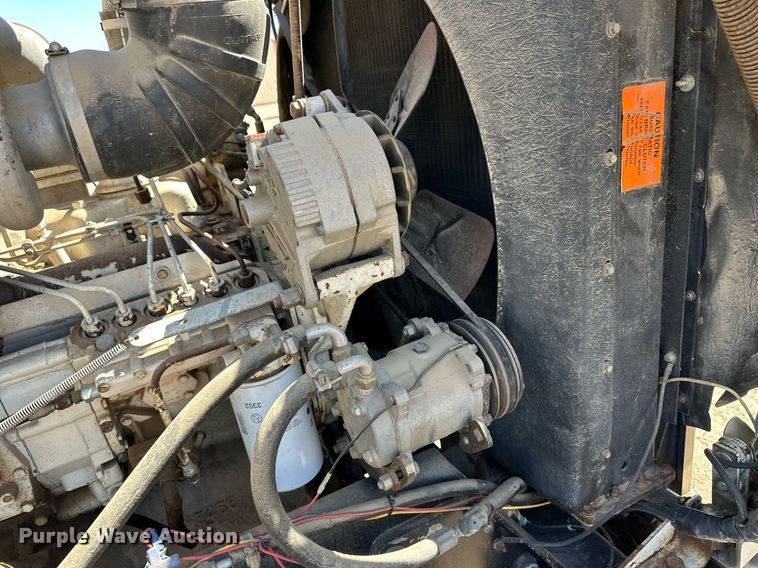 image for item ER8978 1986 Peterbilt 349 water truck