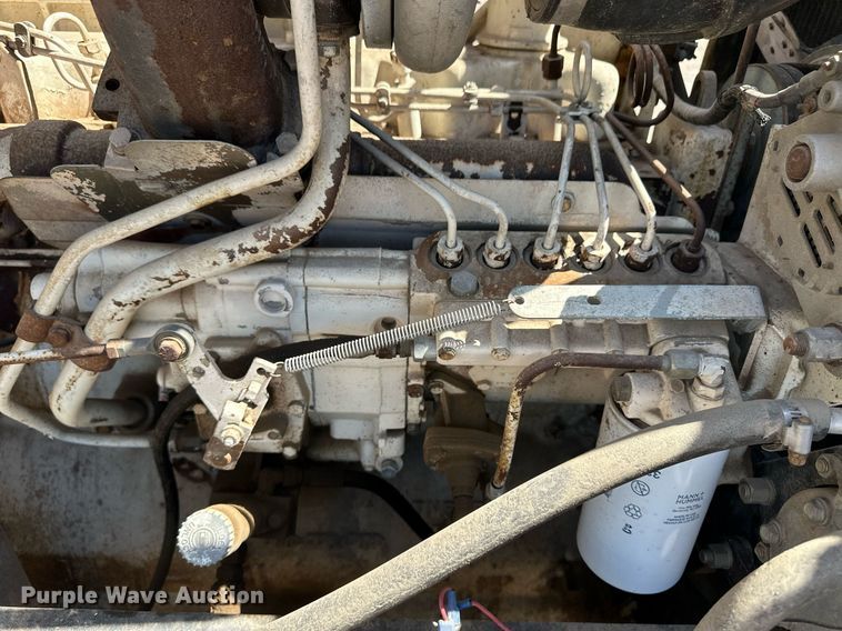 image for item ER8978 1986 Peterbilt 349 water truck