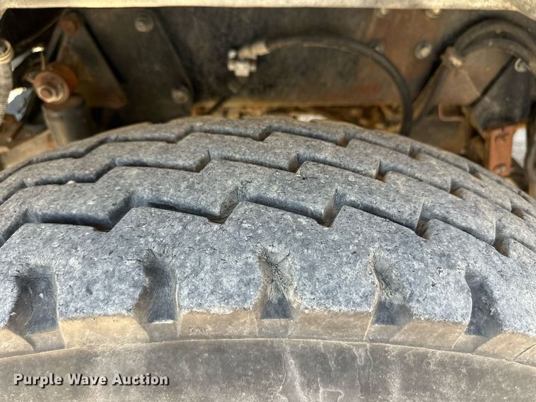 image for item ER8978 1986 Peterbilt 349 water truck