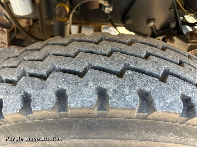 image for item ER8978 1986 Peterbilt 349 water truck