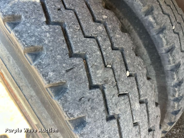 image for item ER8978 1986 Peterbilt 349 water truck