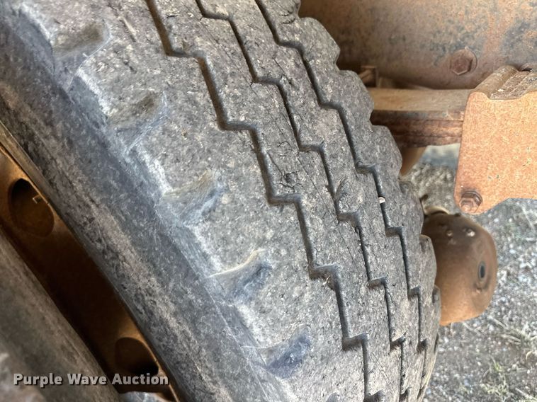 image for item ER8978 1986 Peterbilt 349 water truck