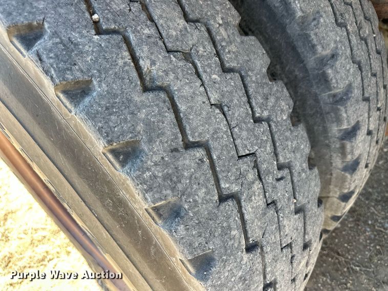 image for item ER8978 1986 Peterbilt 349 water truck