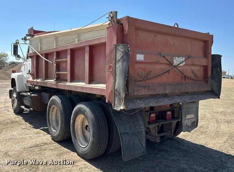 image for item ER8979 1992 Ford L9000 dump truck