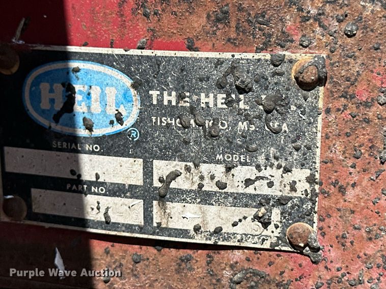 image for item ER8979 1992 Ford L9000 dump truck