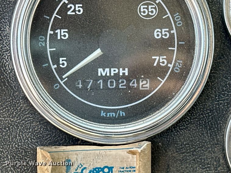 image for item ER8979 1992 Ford L9000 dump truck