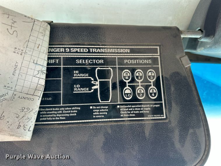 image for item ER8979 1992 Ford L9000 dump truck