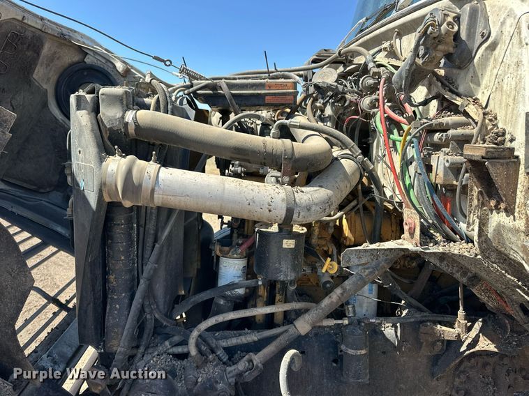 image for item ER8979 1992 Ford L9000 dump truck