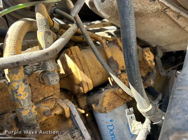 image for item ER8979 1992 Ford L9000 dump truck