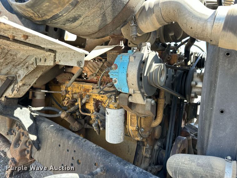 image for item ER8979 1992 Ford L9000 dump truck