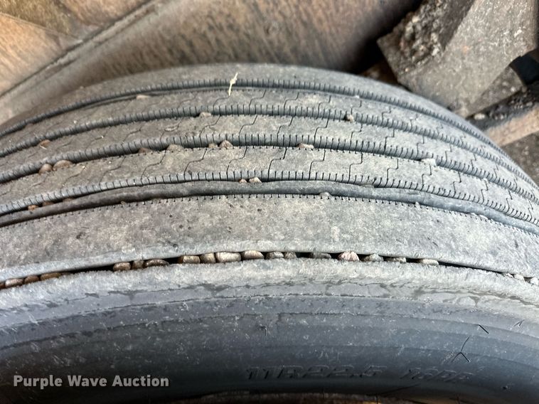 image for item ER8979 1992 Ford L9000 dump truck