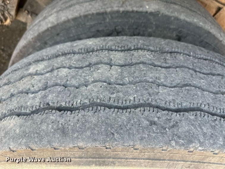 image for item ER8979 1992 Ford L9000 dump truck