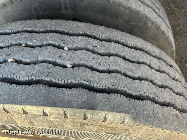 image for item ER8979 1992 Ford L9000 dump truck