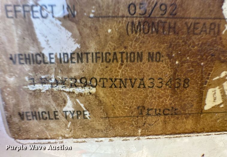 image for item ER8979 1992 Ford L9000 dump truck