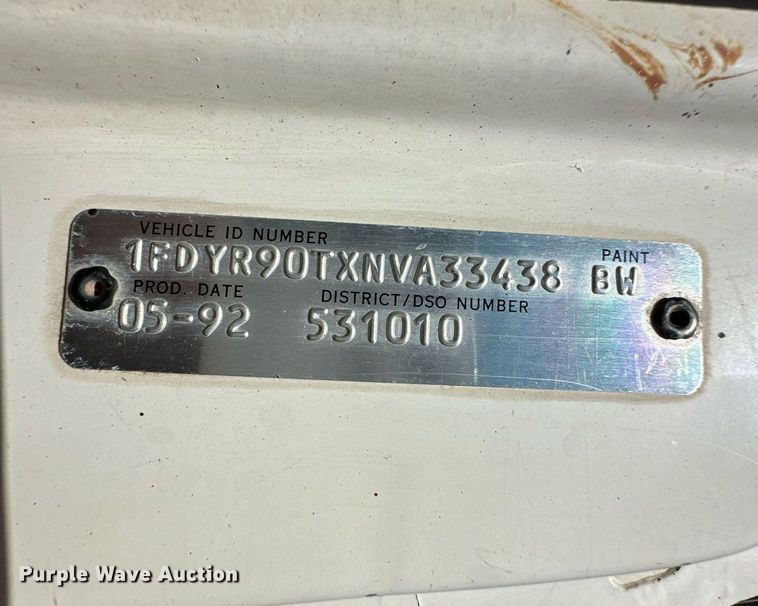 image for item ER8979 1992 Ford L9000 dump truck