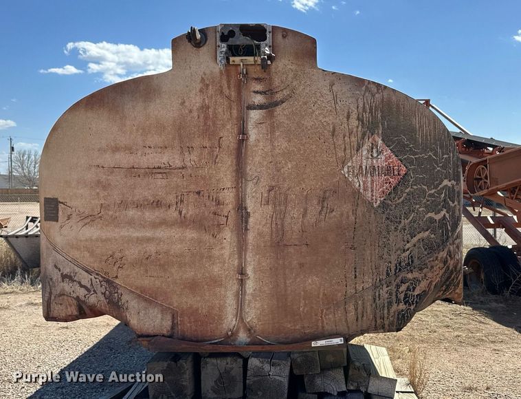 image for item ER8981 1967 Moser tank trailer