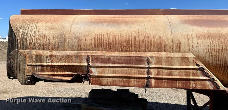 image for item ER8981 1967 Moser tank trailer