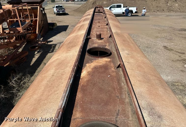 image for item ER8981 1967 Moser tank trailer