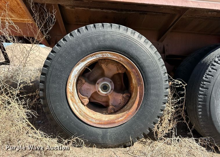 image for item ER8981 1967 Moser tank trailer
