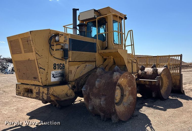image for item ER8982 1988 Caterpillar 816B landfill compactor