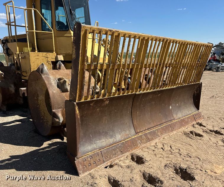 image for item ER8982 1988 Caterpillar 816B landfill compactor