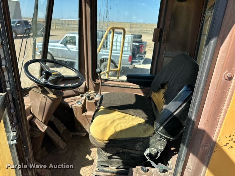 image for item ER8982 1988 Caterpillar 816B landfill compactor