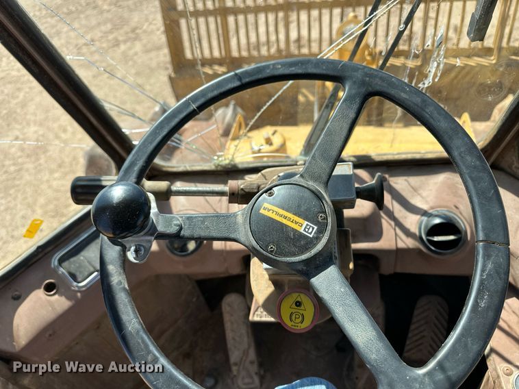 image for item ER8982 1988 Caterpillar 816B landfill compactor