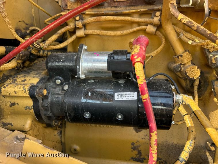 image for item ER8982 1988 Caterpillar 816B landfill compactor