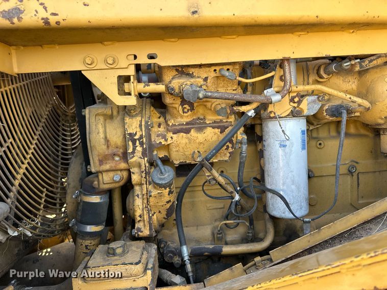 image for item ER8982 1988 Caterpillar 816B landfill compactor
