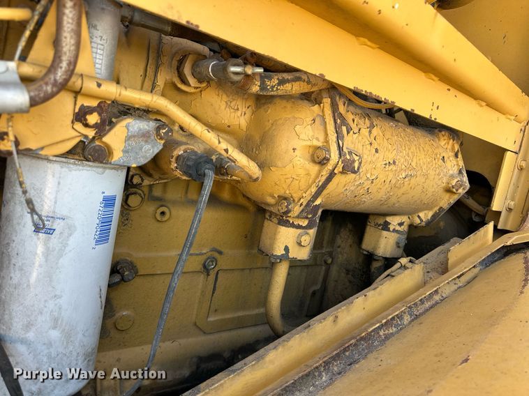 image for item ER8982 1988 Caterpillar 816B landfill compactor