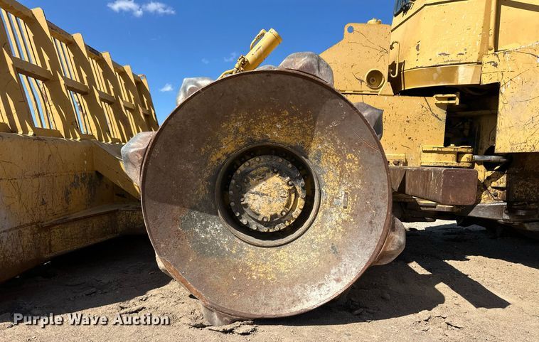 image for item ER8982 1988 Caterpillar 816B landfill compactor