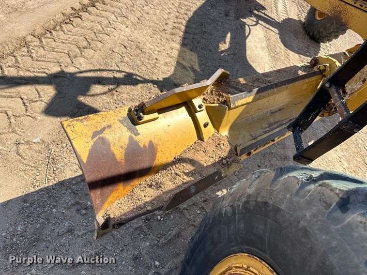 image for item ER8983 2002 Caterpillar 140H VHP motor grader