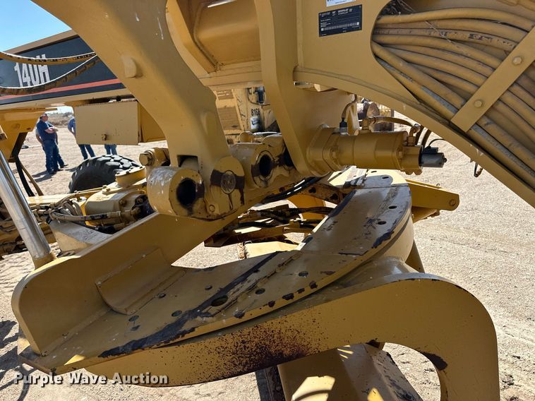 image for item ER8983 2002 Caterpillar 140H VHP motor grader