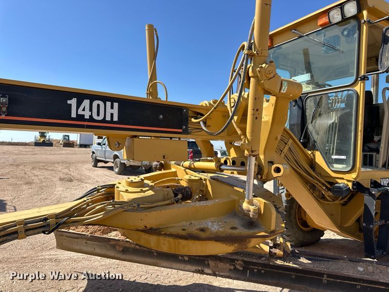 image for item ER8983 2002 Caterpillar 140H VHP motor grader