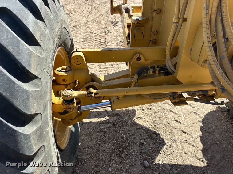 image for item ER8983 2002 Caterpillar 140H VHP motor grader