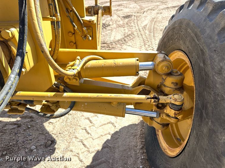 image for item ER8983 2002 Caterpillar 140H VHP motor grader