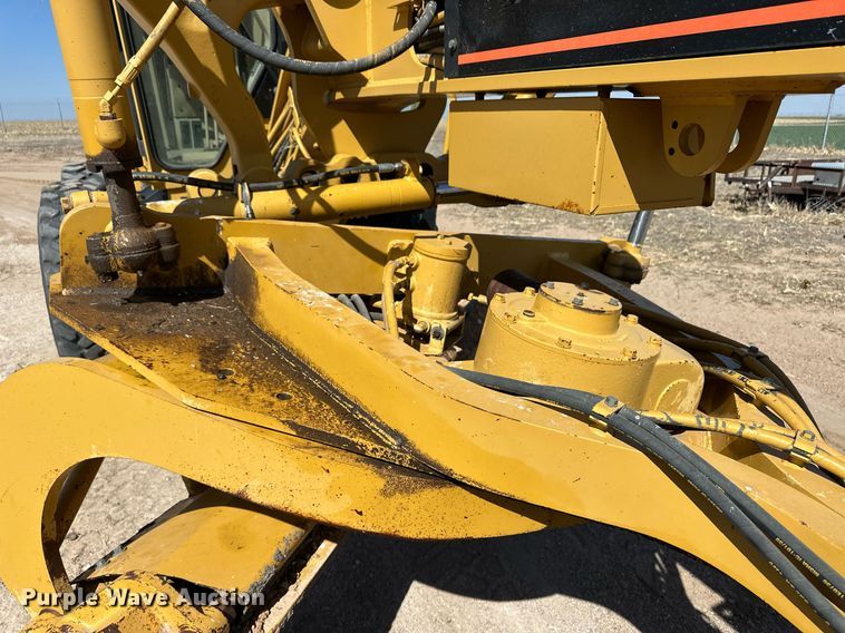 image for item ER8983 2002 Caterpillar 140H VHP motor grader