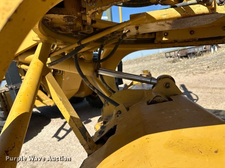 image for item ER8983 2002 Caterpillar 140H VHP motor grader