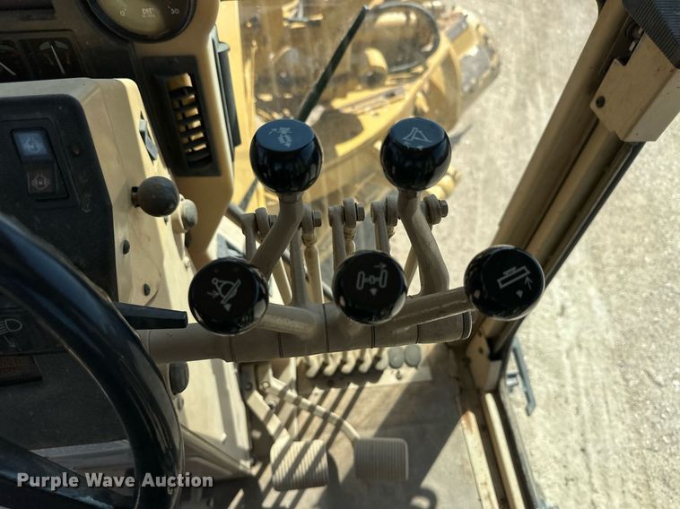 image for item ER8983 2002 Caterpillar 140H VHP motor grader