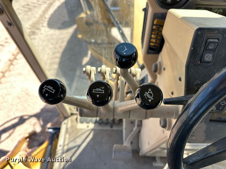 image for item ER8983 2002 Caterpillar 140H VHP motor grader