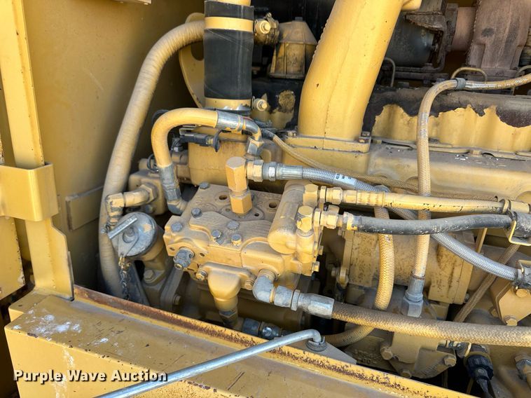 image for item ER8983 2002 Caterpillar 140H VHP motor grader