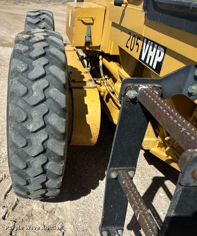 image for item ER8983 2002 Caterpillar 140H VHP motor grader