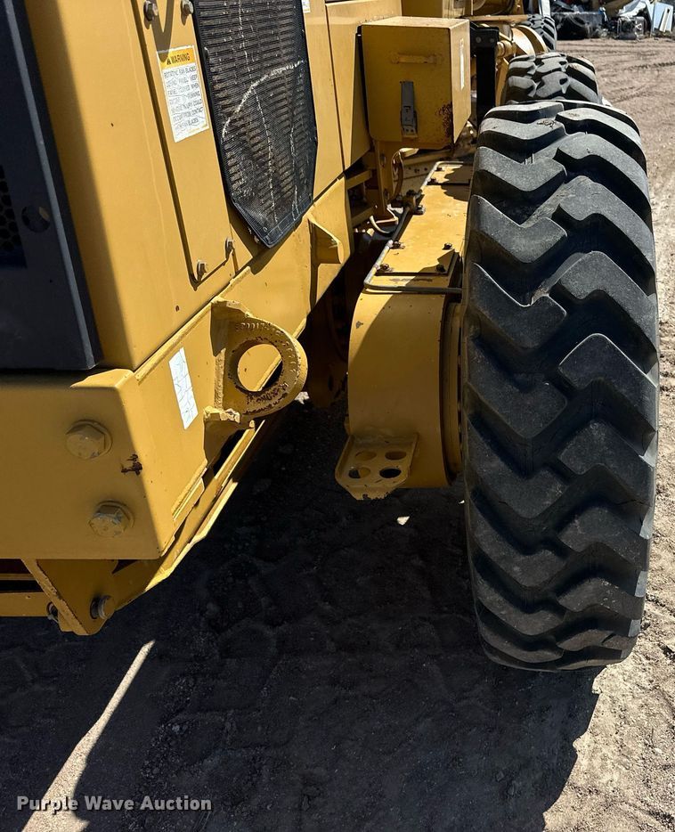 image for item ER8983 2002 Caterpillar 140H VHP motor grader