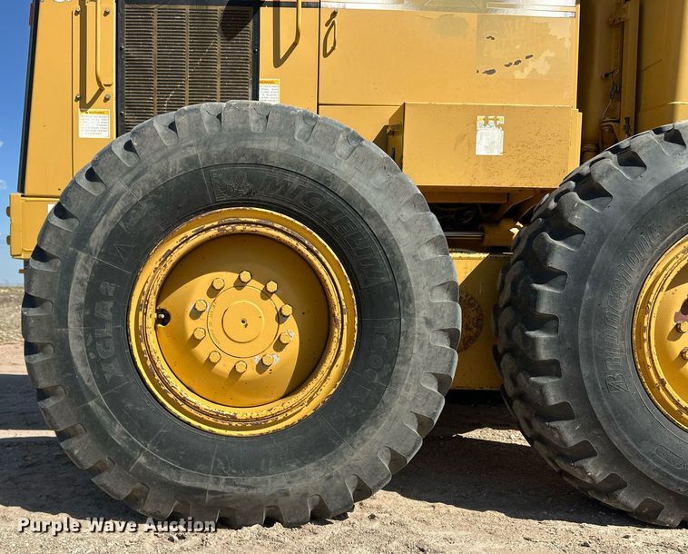 image for item ER8983 2002 Caterpillar 140H VHP motor grader