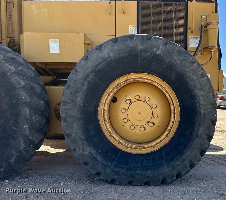 image for item ER8983 2002 Caterpillar 140H VHP motor grader