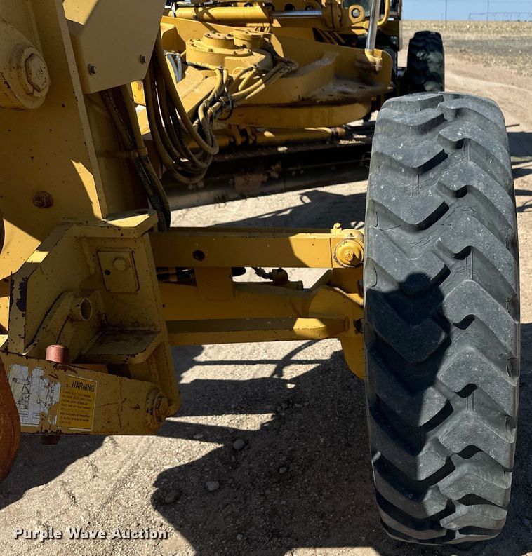 image for item ER8983 2002 Caterpillar 140H VHP motor grader