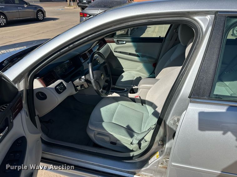 image for item ER8992 2011 Chevrolet Impala LT 