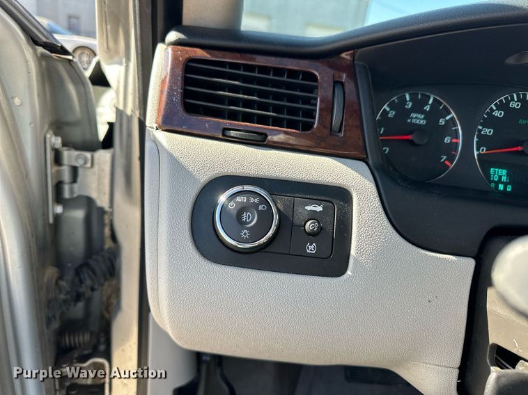 image for item ER8992 2011 Chevrolet Impala LT 