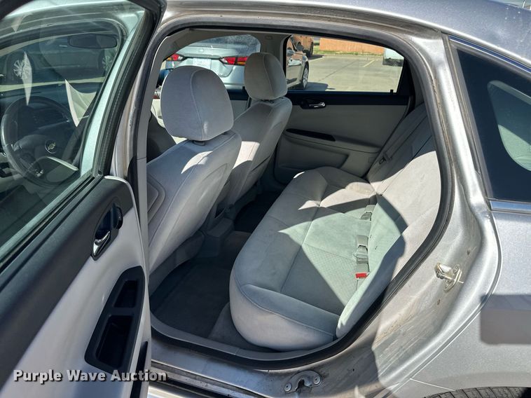 image for item ER8992 2011 Chevrolet Impala LT 