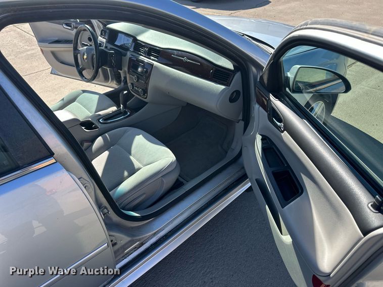 image for item ER8992 2011 Chevrolet Impala LT 